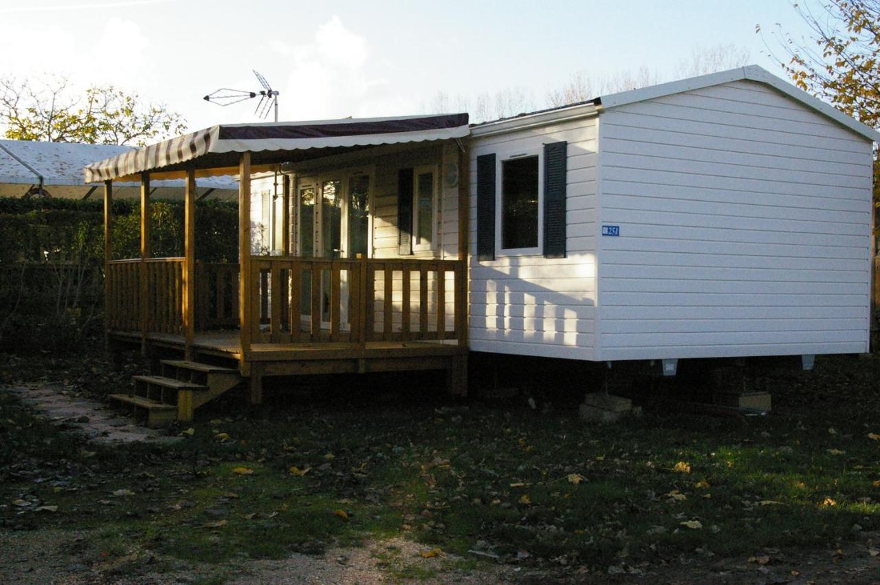 Mhvacances Louent Plusieurs Mobilhomes Dans Camping 4 Etoiles Proche Chateaux Et Zoo Beauval Onzain Zewnętrze zdjęcie